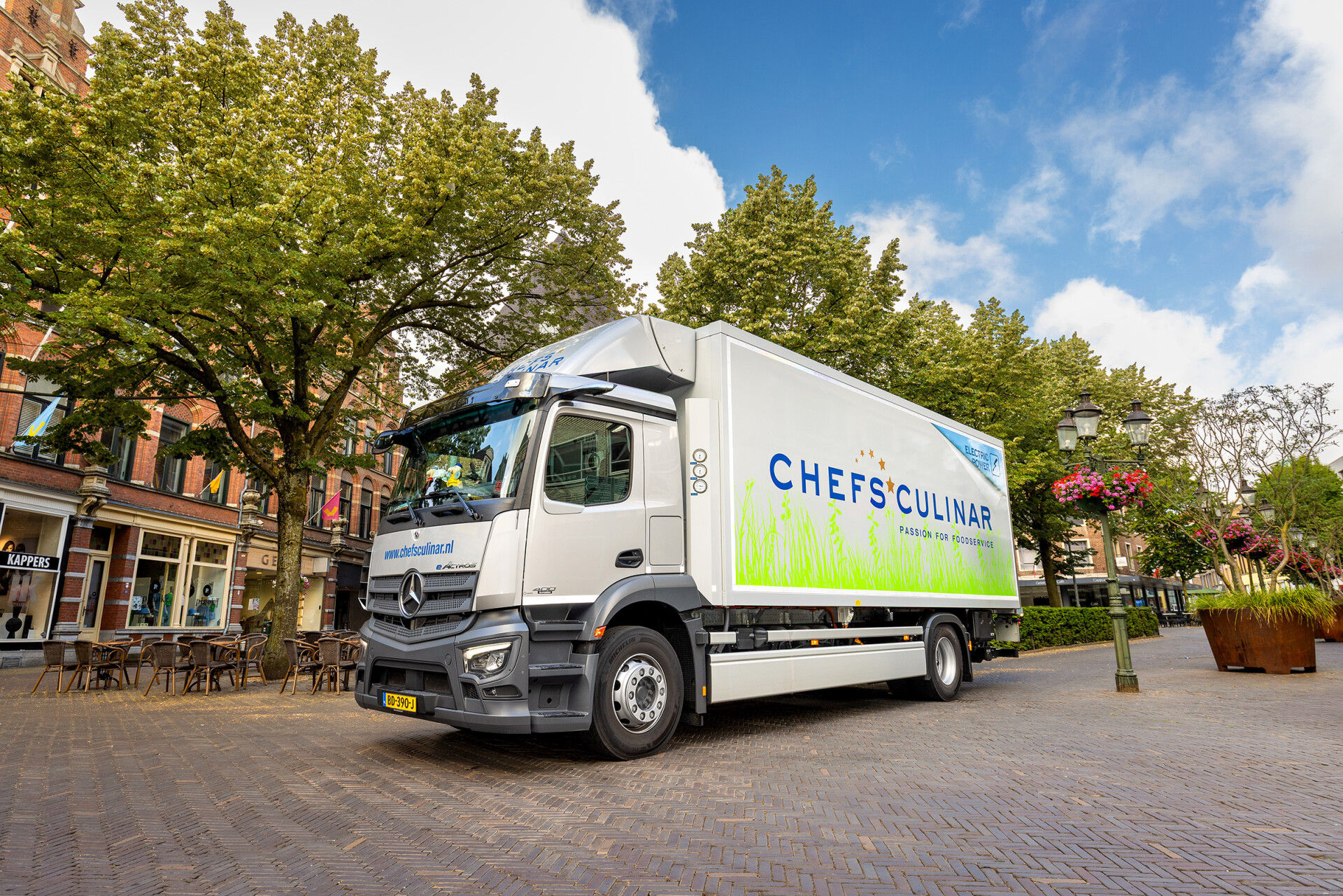Elektrische bakwagen van Chefs Culinar in Venlo centrum 2